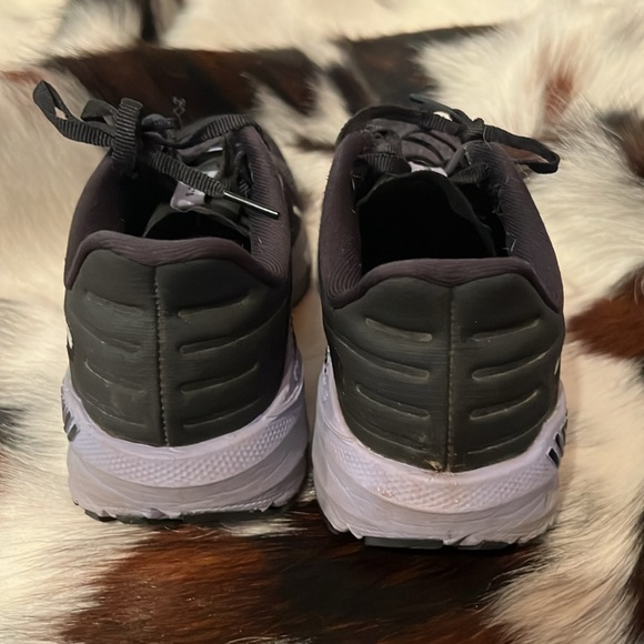 Brooks Launch GTS 9 - Picture 5 of 7